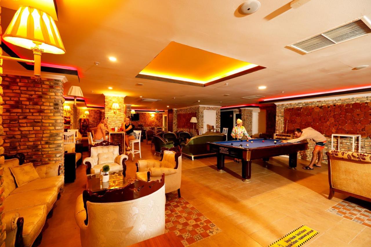 Golden Sunset Hotel&Spa Кемер Екстериор снимка The Sports Bar
