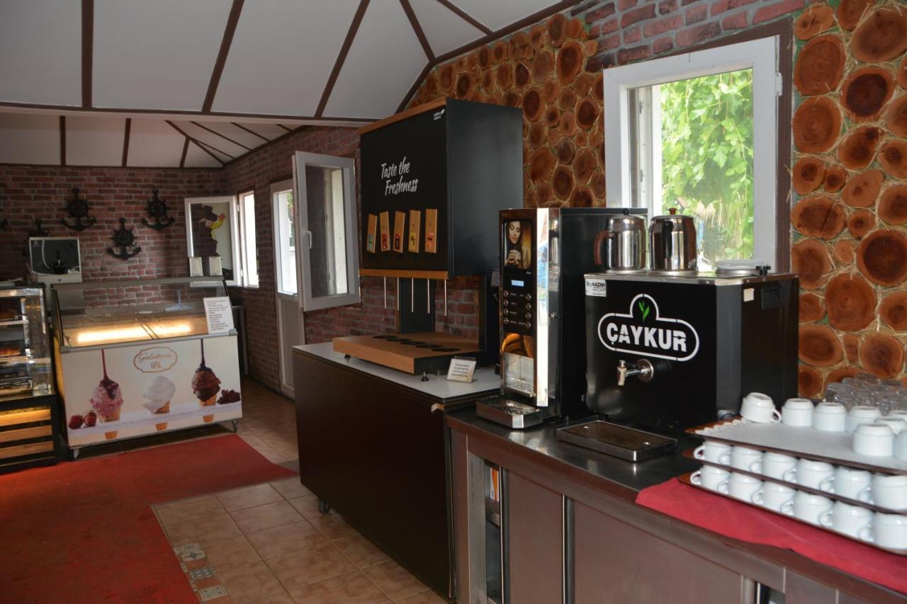 Golden Sunset Hotel&Spa Кемер Екстериор снимка A Turkish tea machine
