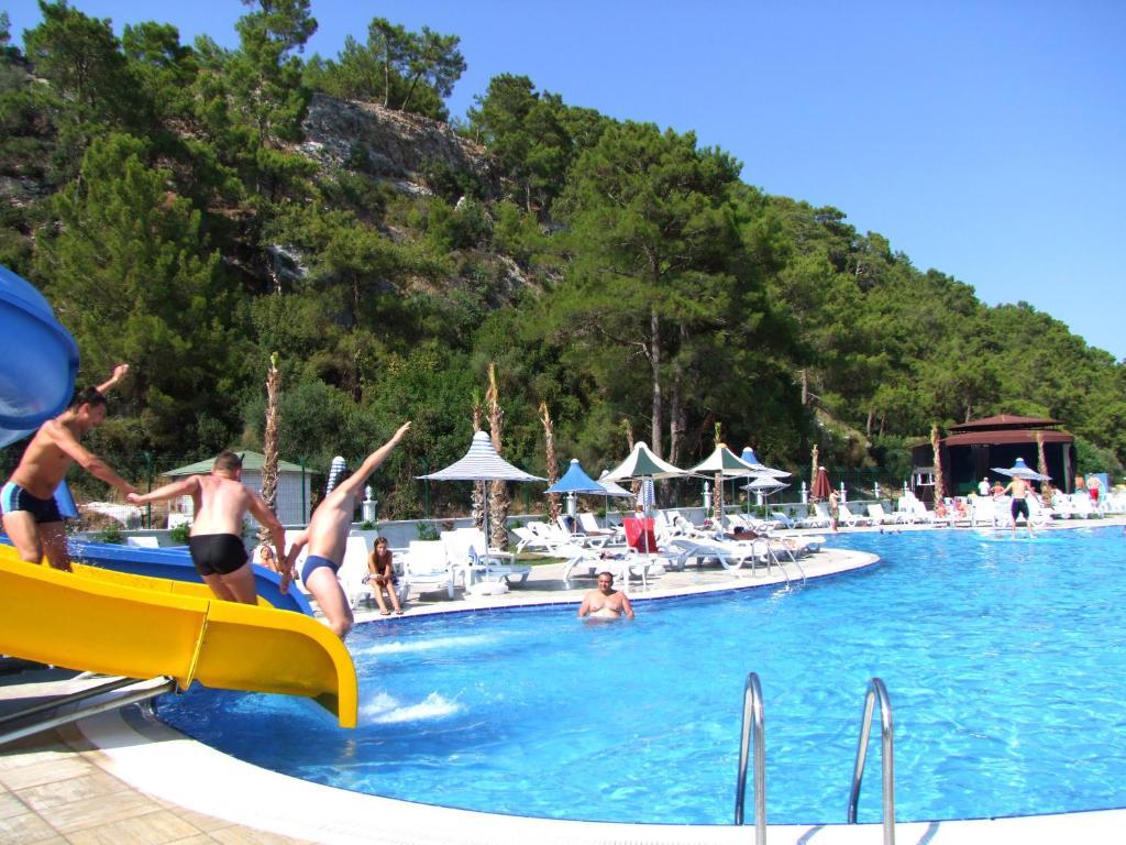 Golden Sunset Hotel&Spa Кемер Екстериор снимка A water park in Turkey