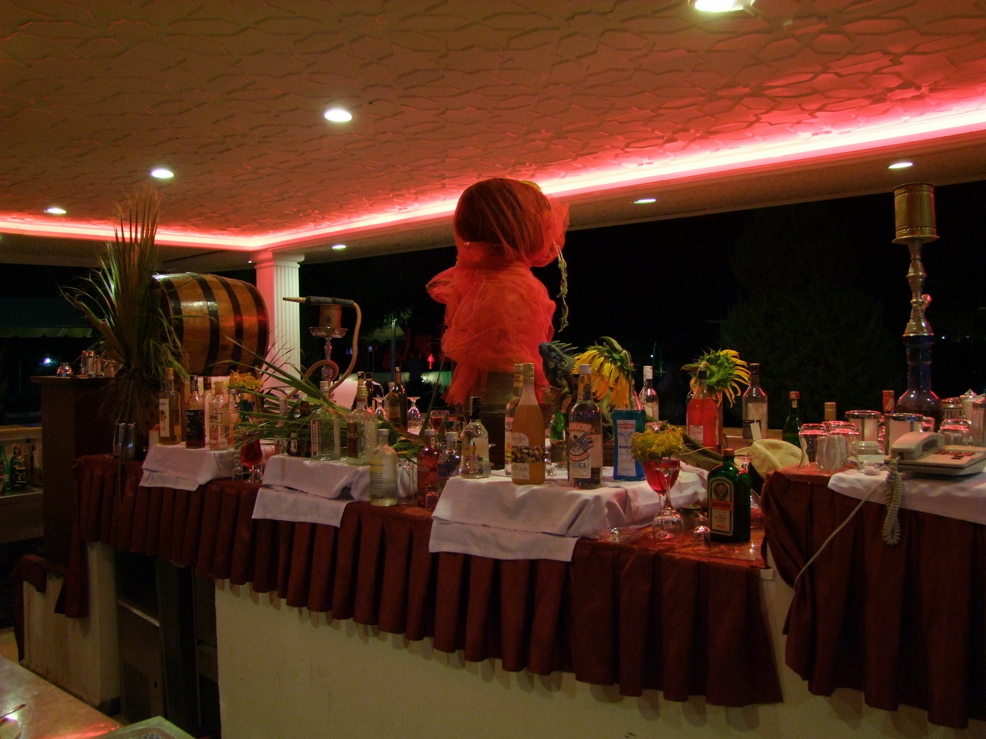 Golden Sunset Hotel&Spa Кемер Екстериор снимка A buffet at a restaurant